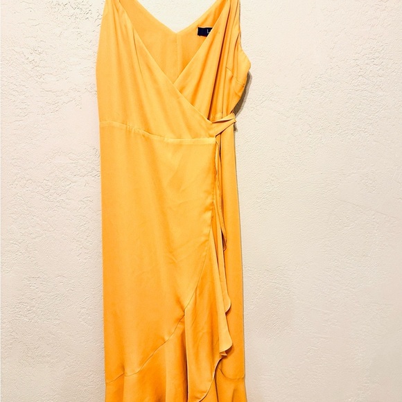 Lulu's Manhattan Moment Large Yellow Gold Wrap Dress EUC - Picture 1 of 4